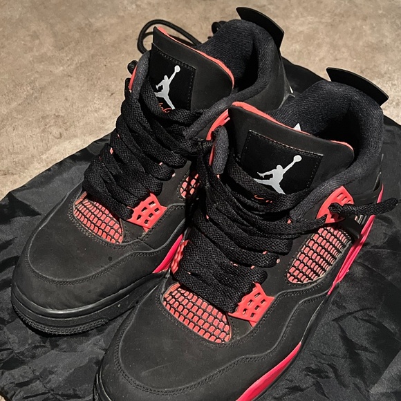 Jordan 4 Red Thunders - Picture 1 of 9
